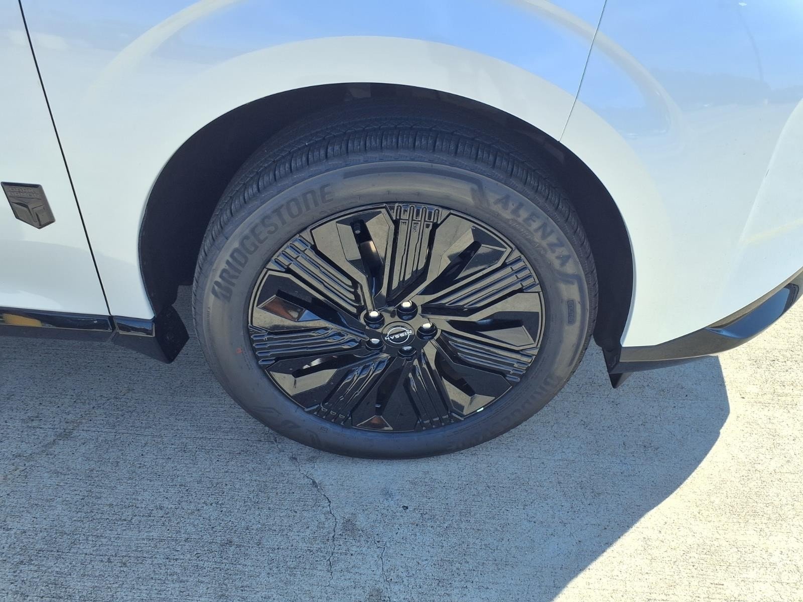 2027 Nissan Murano photo 9 of 25