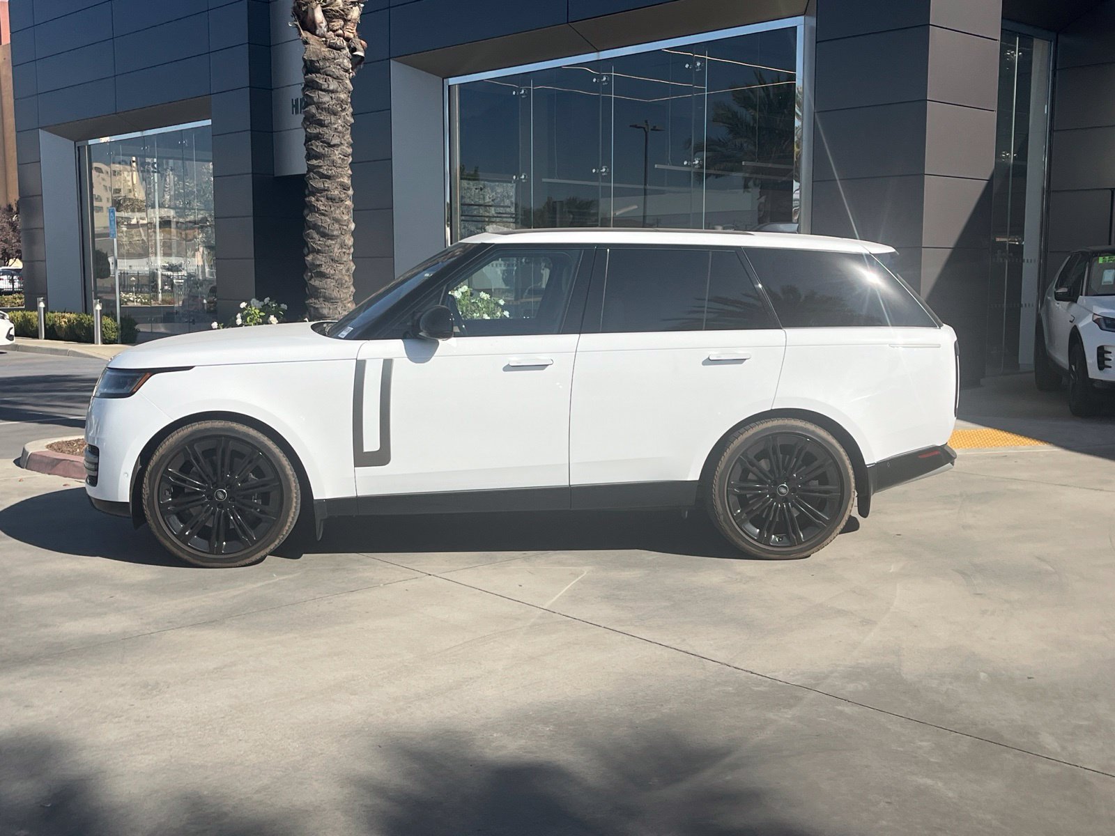 Certified Used 2023 White Land Rover SE image 3