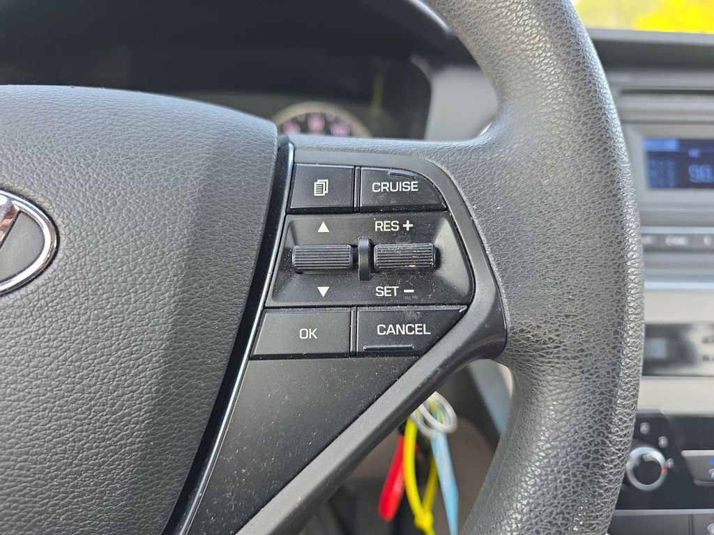 Used 2015 Blue Hyundai SE image 20