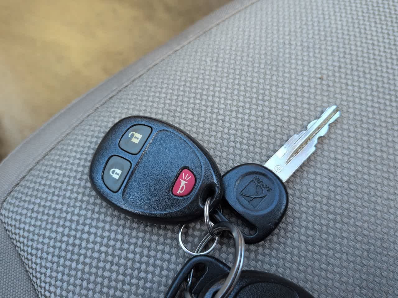 Used 2009 Ruby Red Saturn I4 image 25
