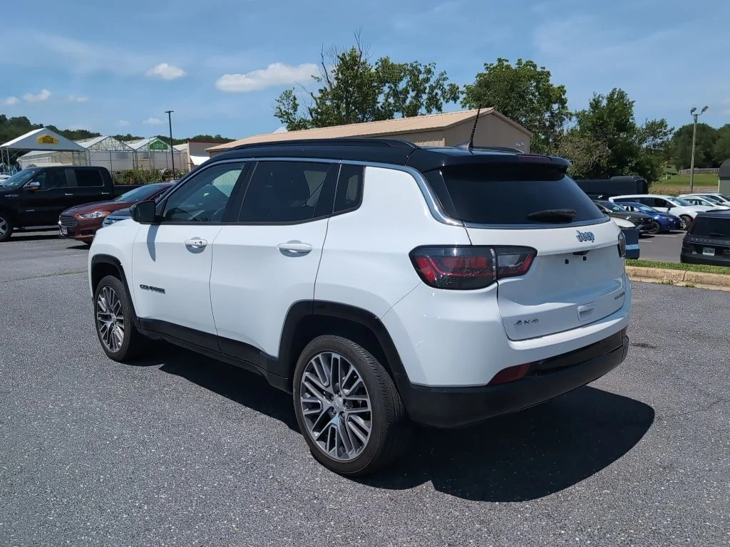 Certified Used 2022 White Jeep Limited image 7