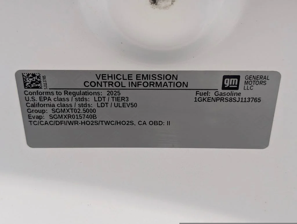 Certified Used 2025 Summit White GMC AT4 image 25