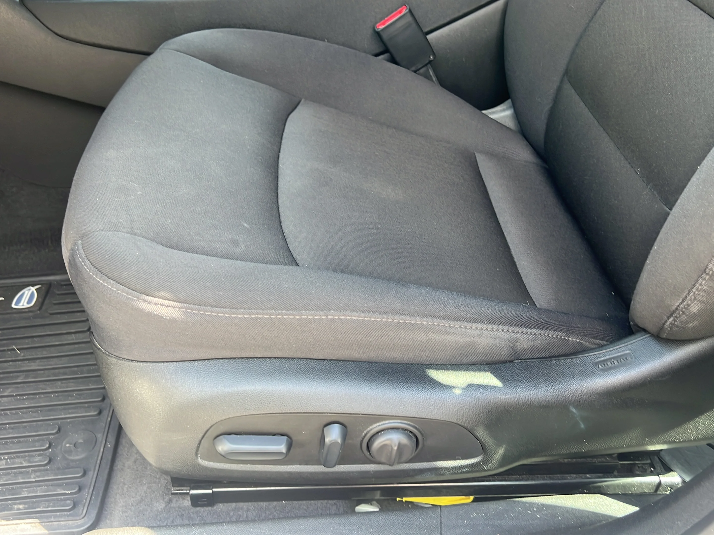Used 2024 Summit White Chevrolet LT image 13