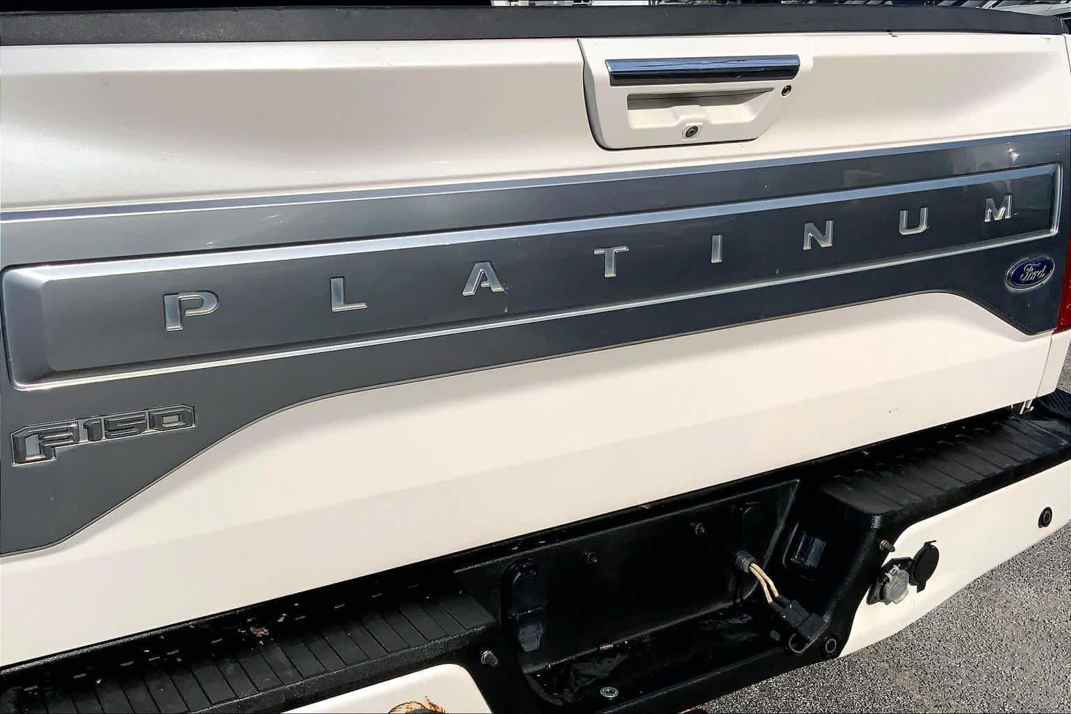 Used 2015 White Platinum Metallic Tri-Coat Ford Platinum image 27