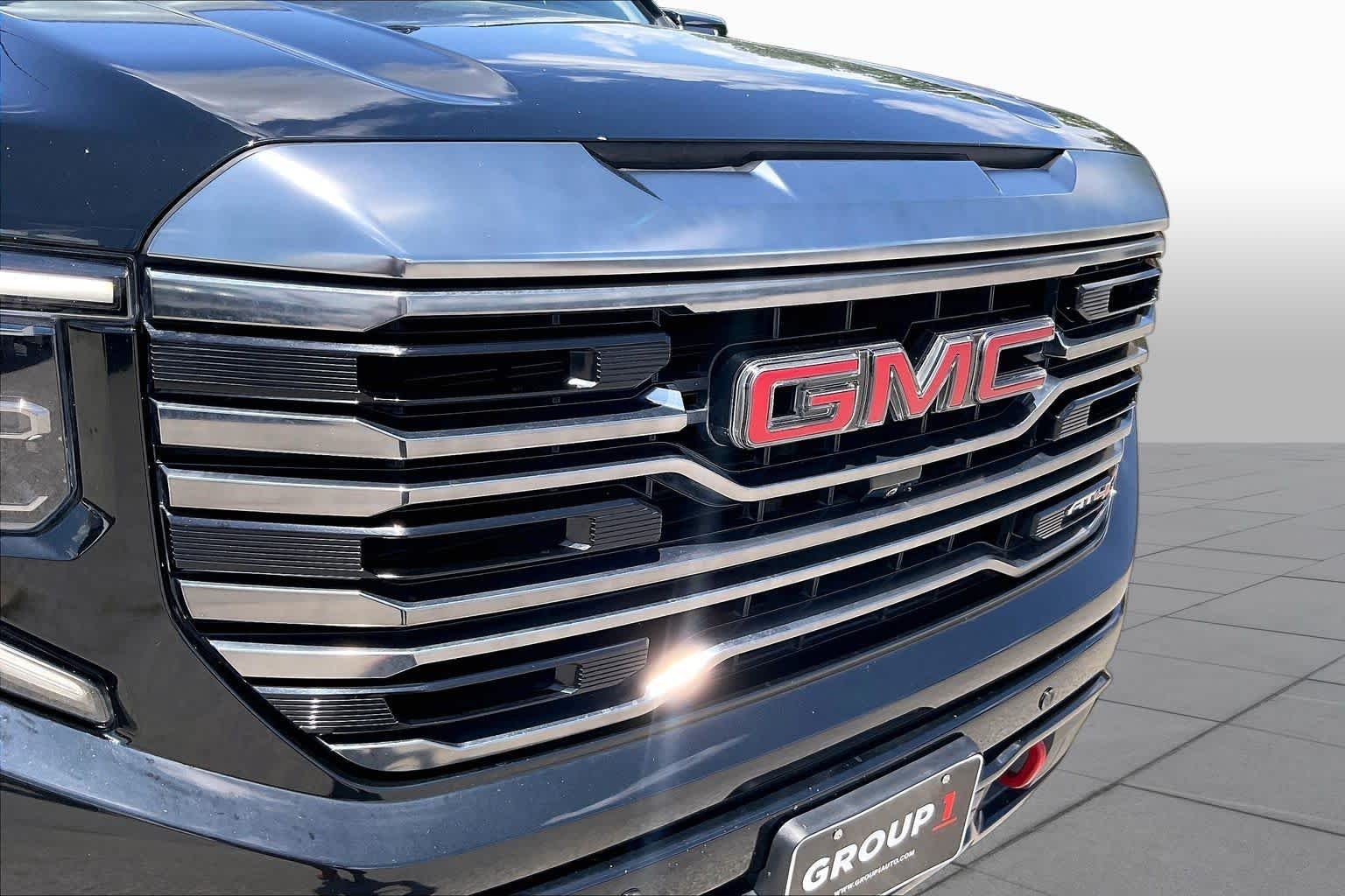 Used 2022 Onyx Black GMC AT4 image 30