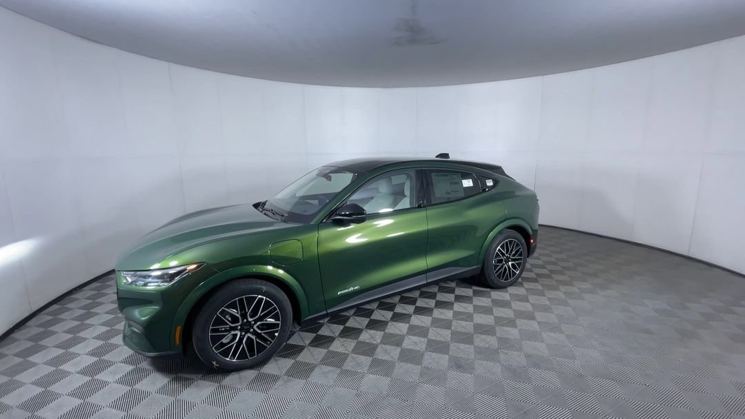 New 2026 Eruption Green Metallic Ford Premium image 4