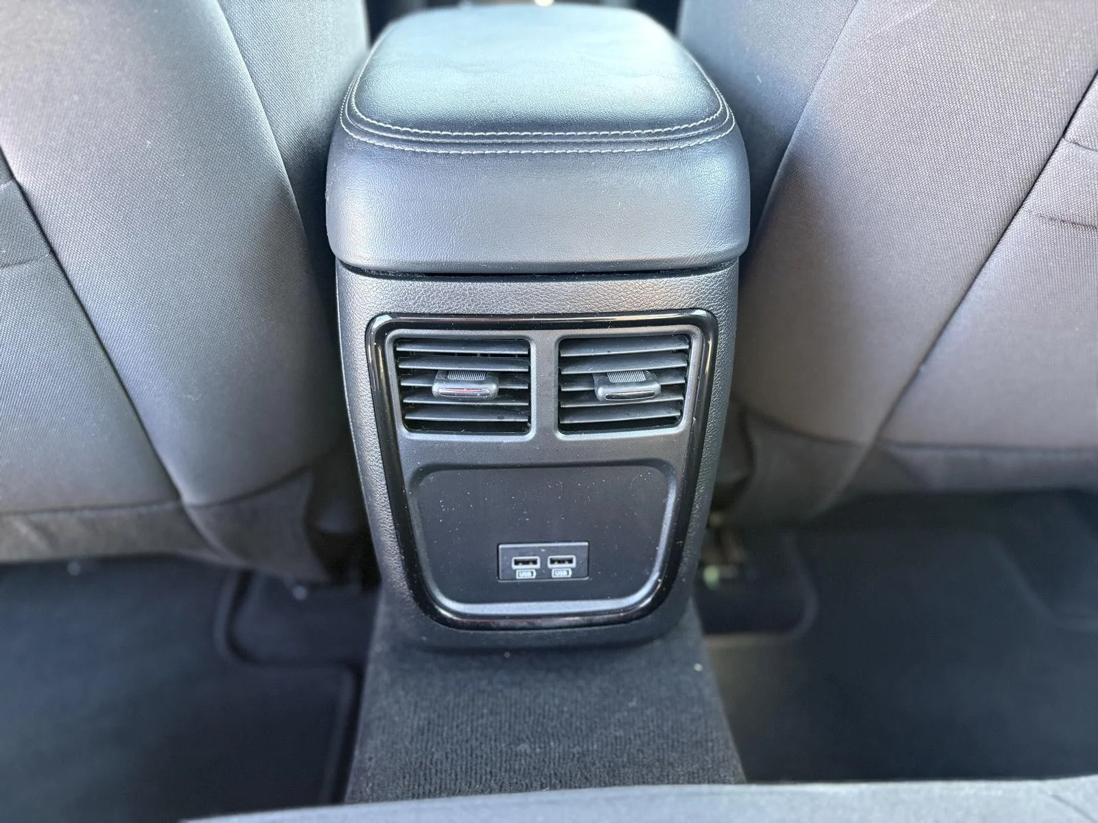 Used 2023 Destroyer Gray Clearcoat Dodge SXT image 29
