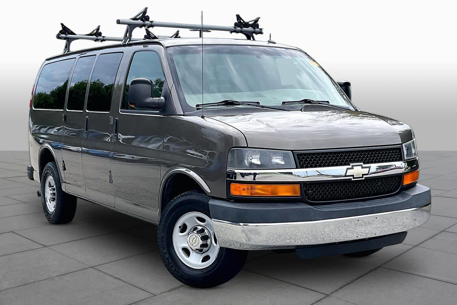 Pre-Owned 2014 Chevrolet Express Passenger LT