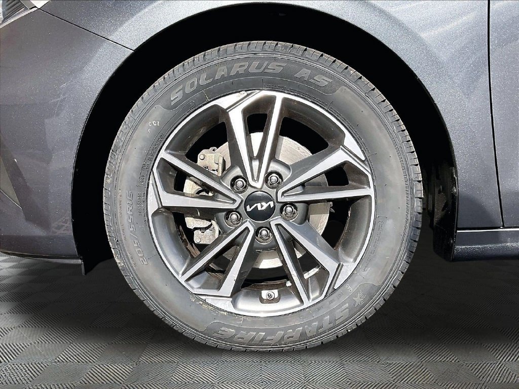 Used 2023 Gray Kia LXS image 7