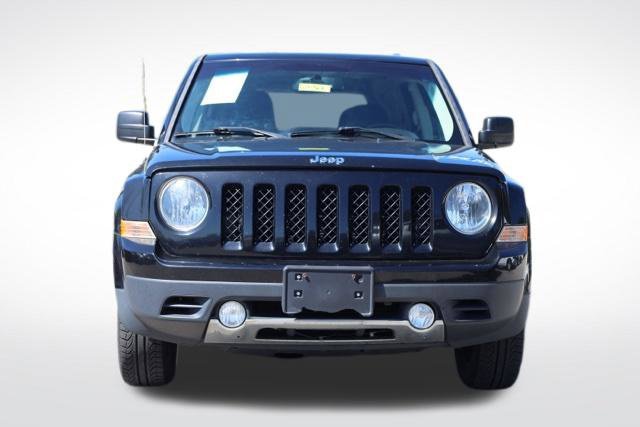 Used 2016 Black Jeep Latitude image 3