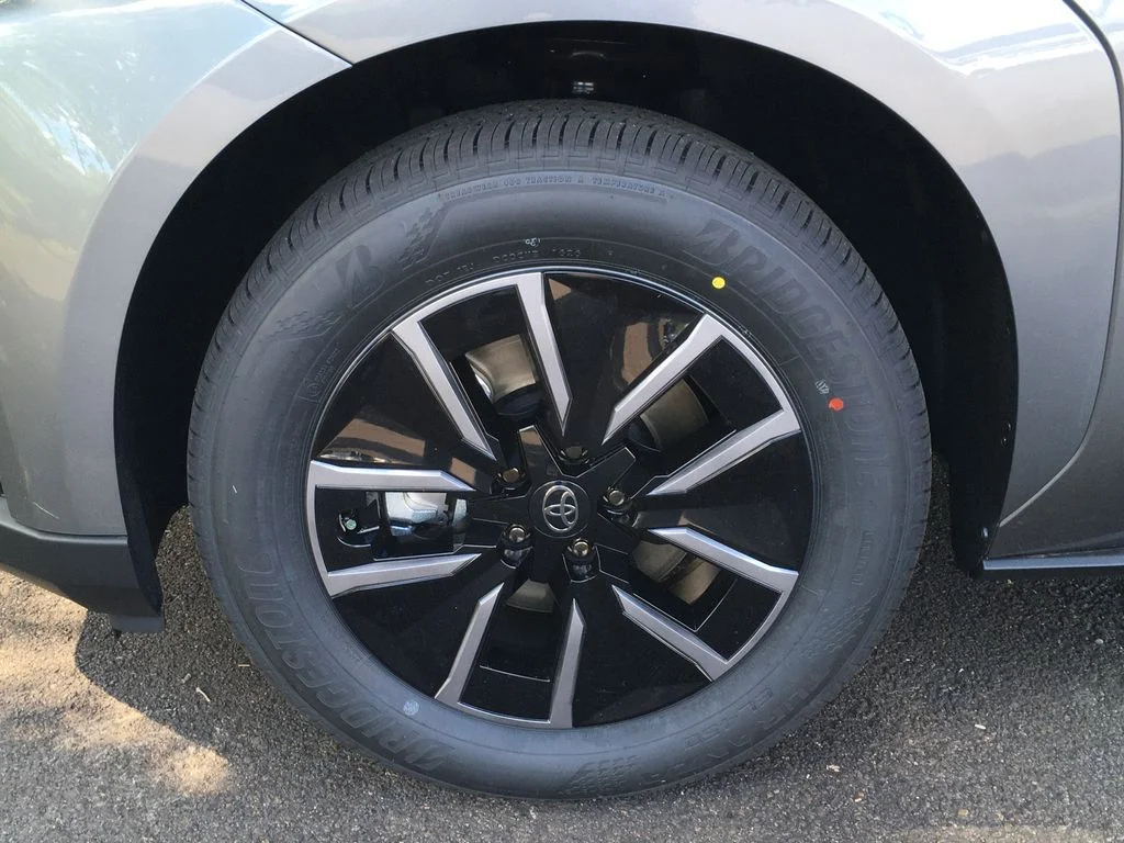 New 2026  Toyota XLE Plus image 34