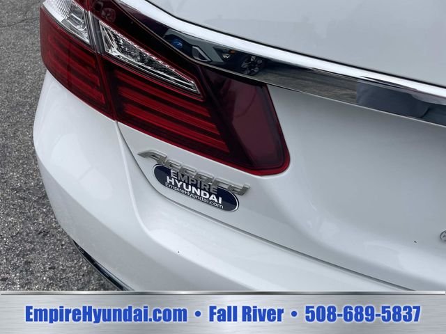 Used 2016 Lunar Silver Metallic Honda EX-L image 5