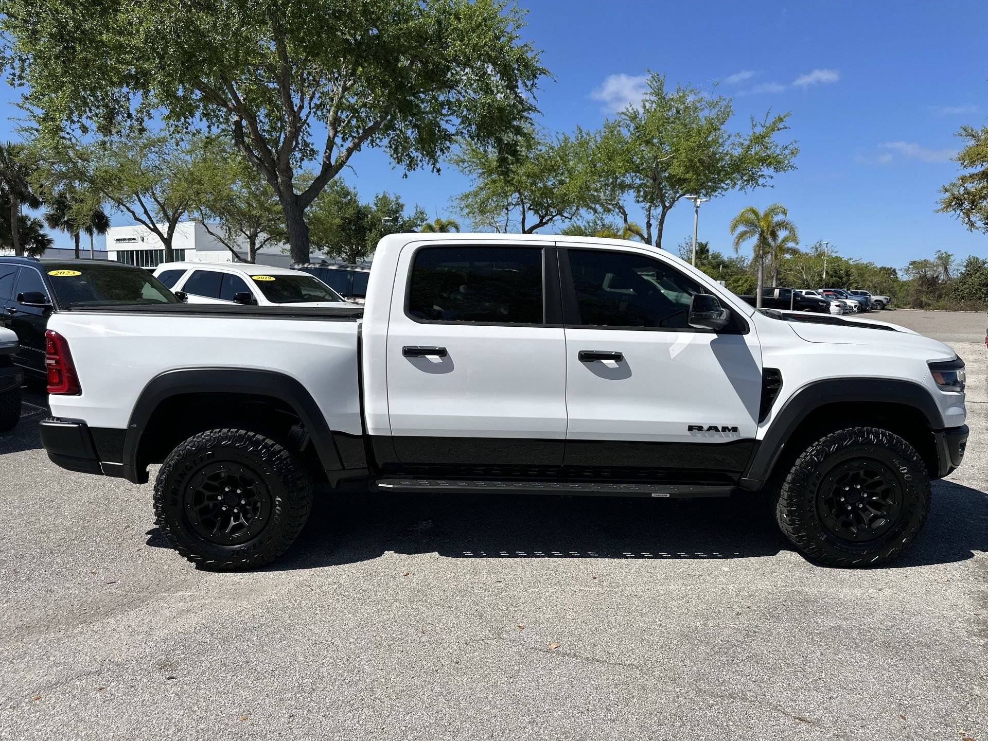 View vehicle photo 3