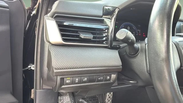 Used 2025  Toyota LE image 20