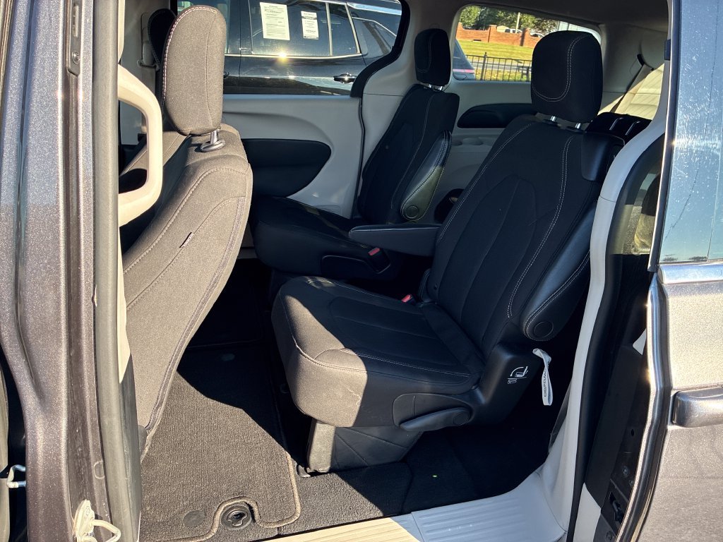 Used 2023 Gray Chrysler LX image 18