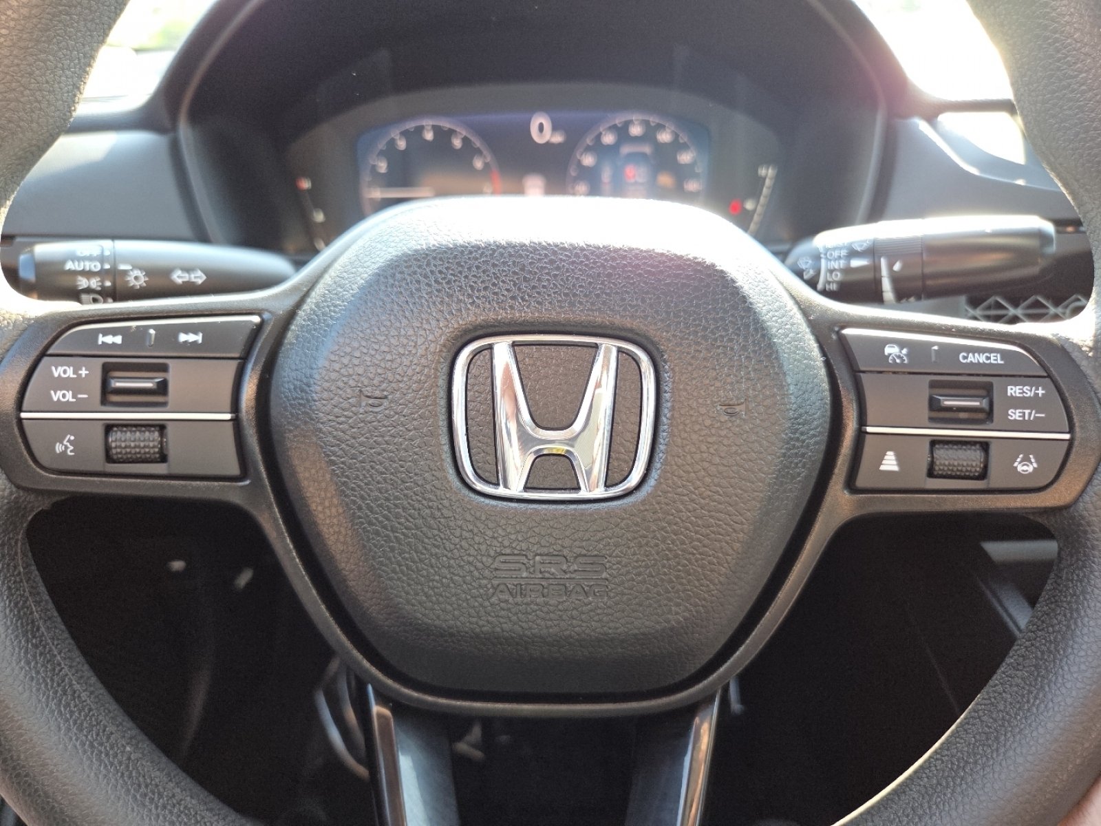 Certified Used 2025 Meteorite Gray Metallic Honda SE image 29