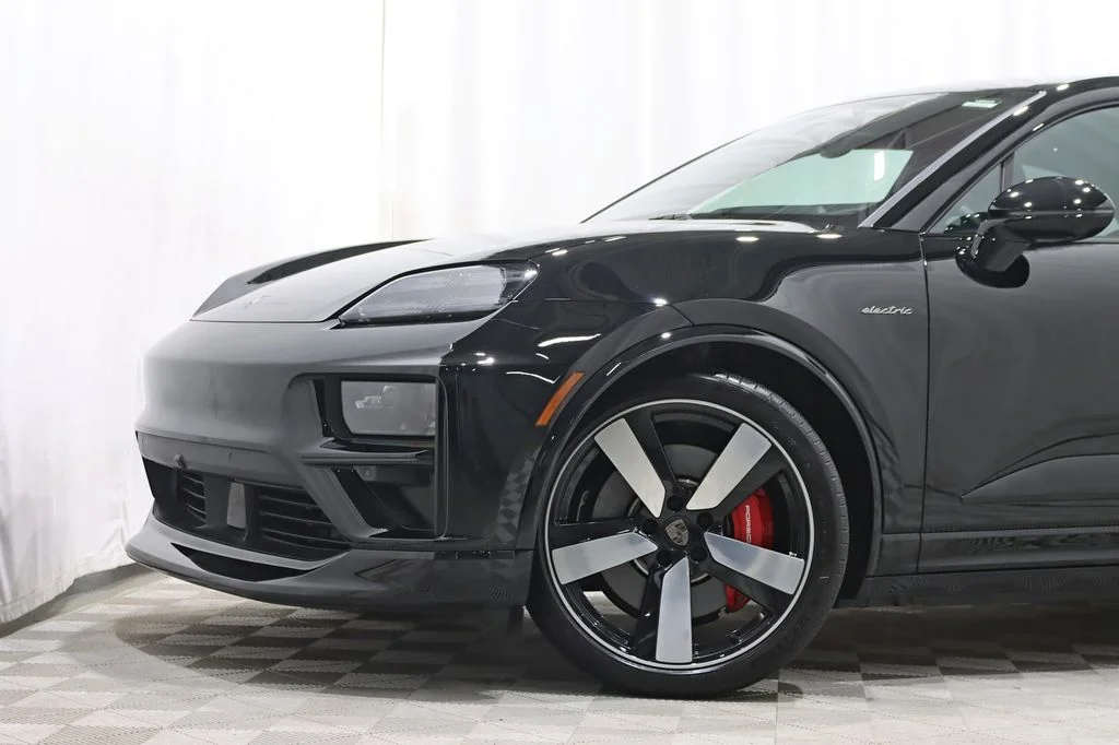 2025 Porsche Macan Electric Turbo