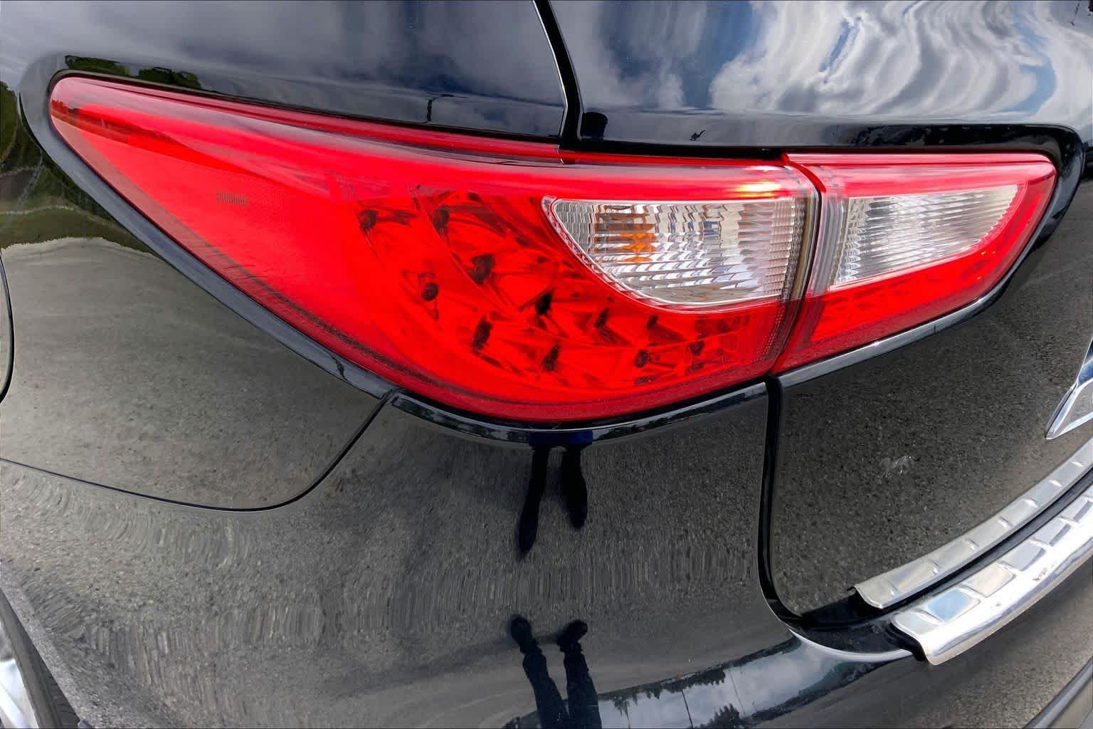 Used 2015 Black Obsidian INFINITI  image 28