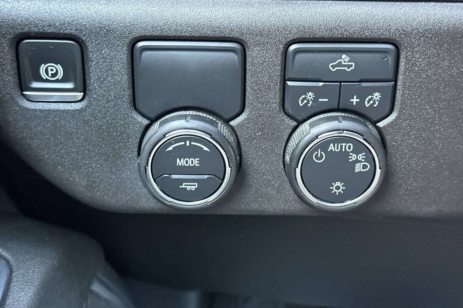 Used 2025 Summit White Chevrolet LT image 35