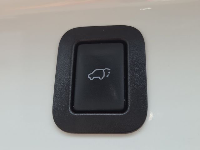 Used 2019 White Toyota XLE image 14