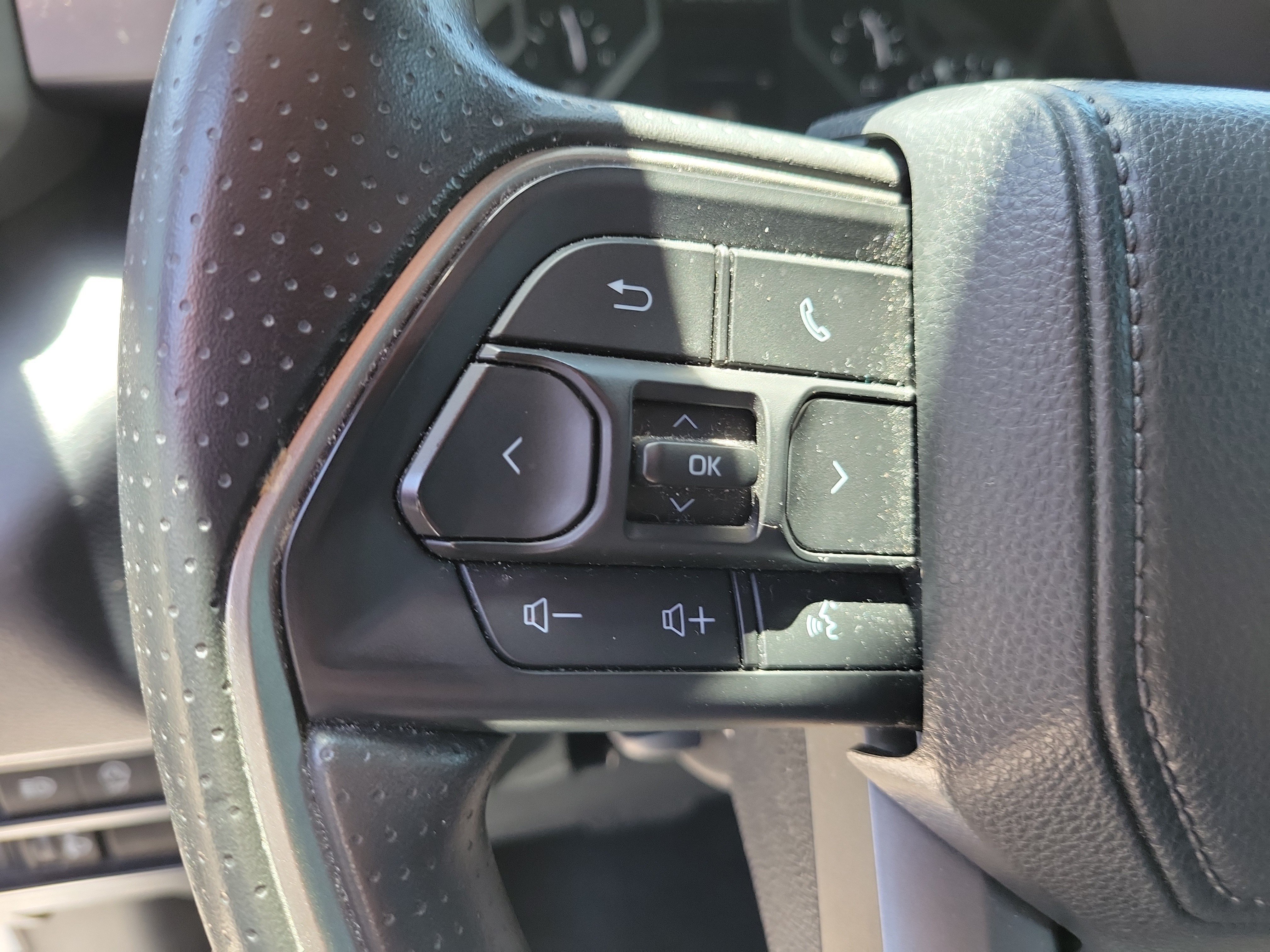 Certified Used 2025 Ice Toyota SR5 image 25