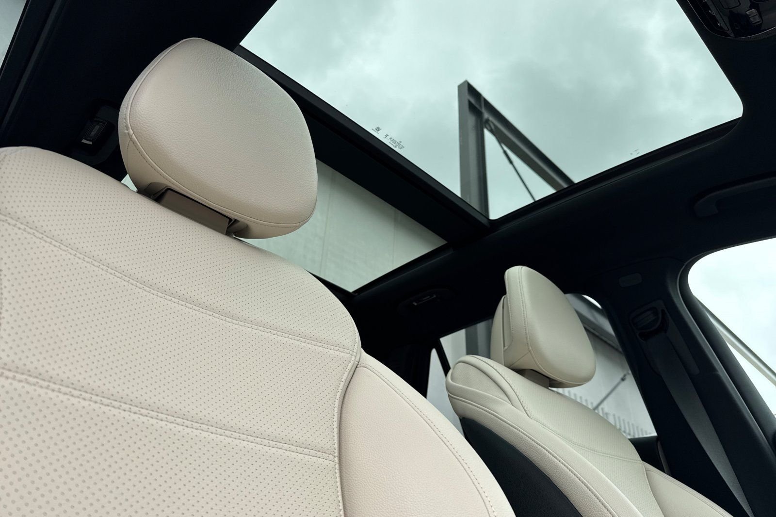 New 2026 Starling Blue Metallic Mercedes-Benz GLC 300 image 3