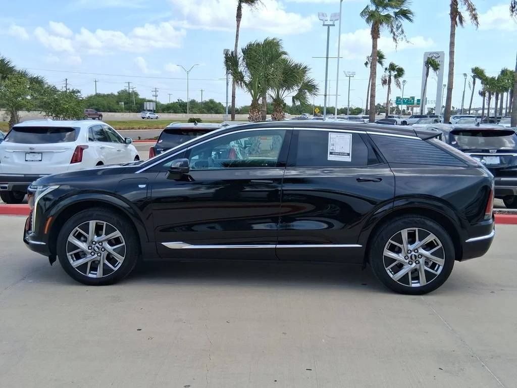 2025 Cadillac OPTIQ Luxury 1 - Photo 3