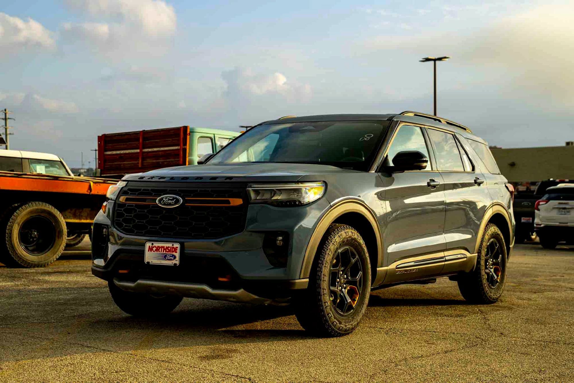 New 2026 Vapor Blue Metallic Ford Tremor image 7