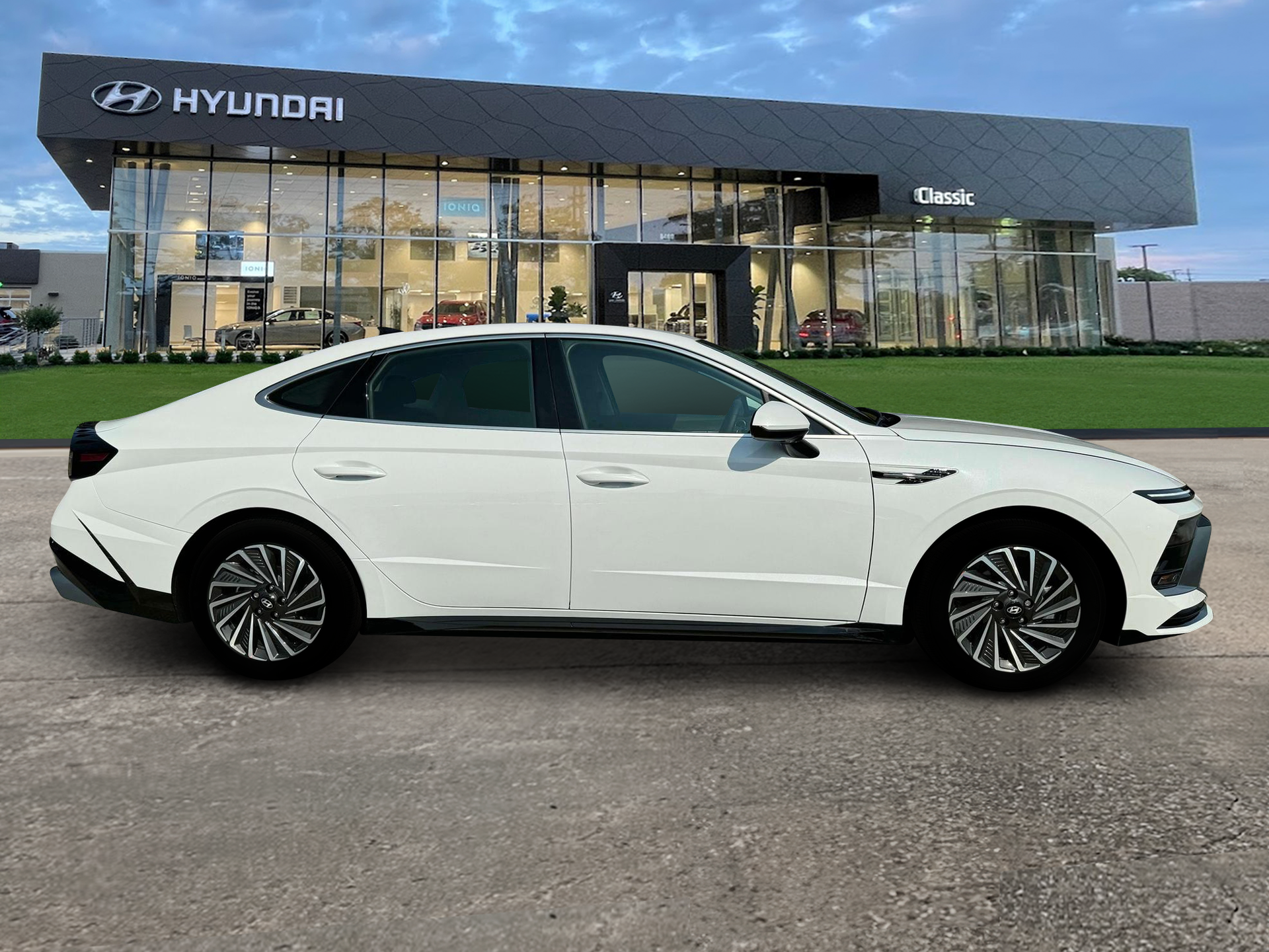 2025 Hyundai Sonata Hybrid SEL - Photo 9