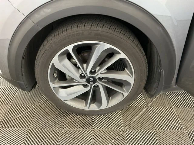 Used 2017 Gray Kia Touring image 9