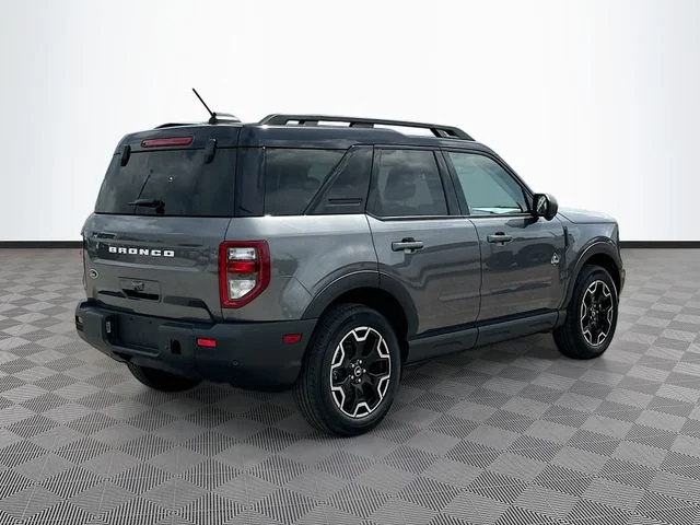 Used 2025 Gray Ford Outer Banks image 5