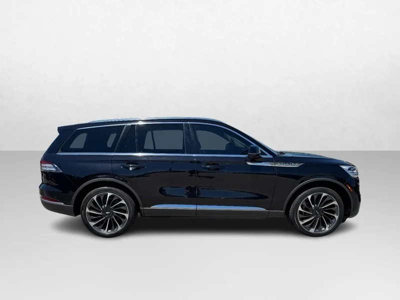 Used 2023 Infinite Black Metallic Clearcoat Lincoln Reserve AWD image 4