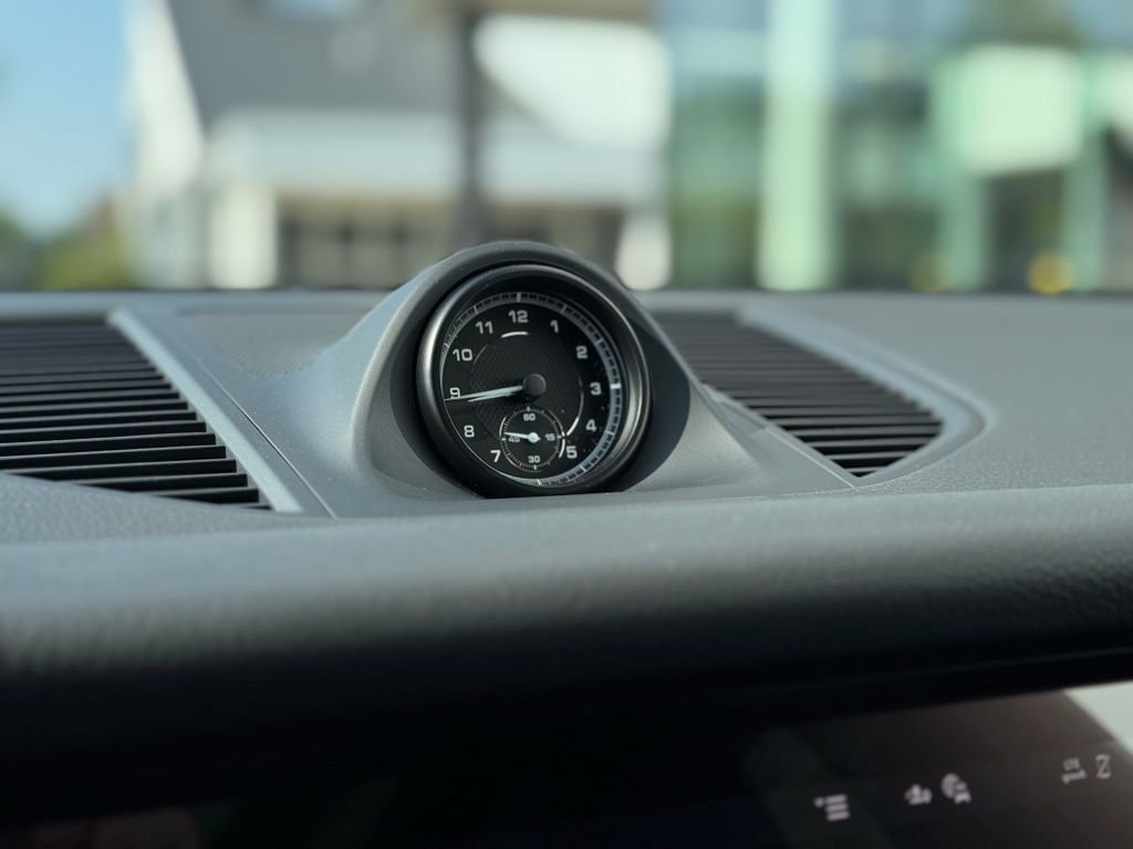 2025 Porsche Macan - Photo 44