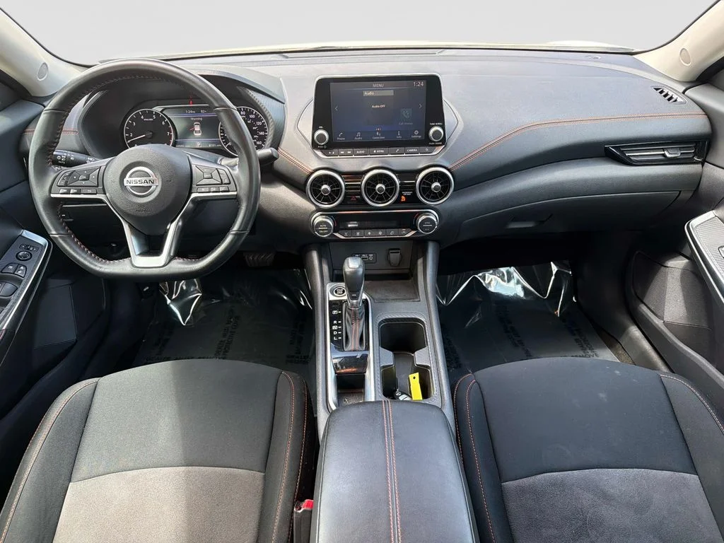 Used 2023 White Nissan SR image 16