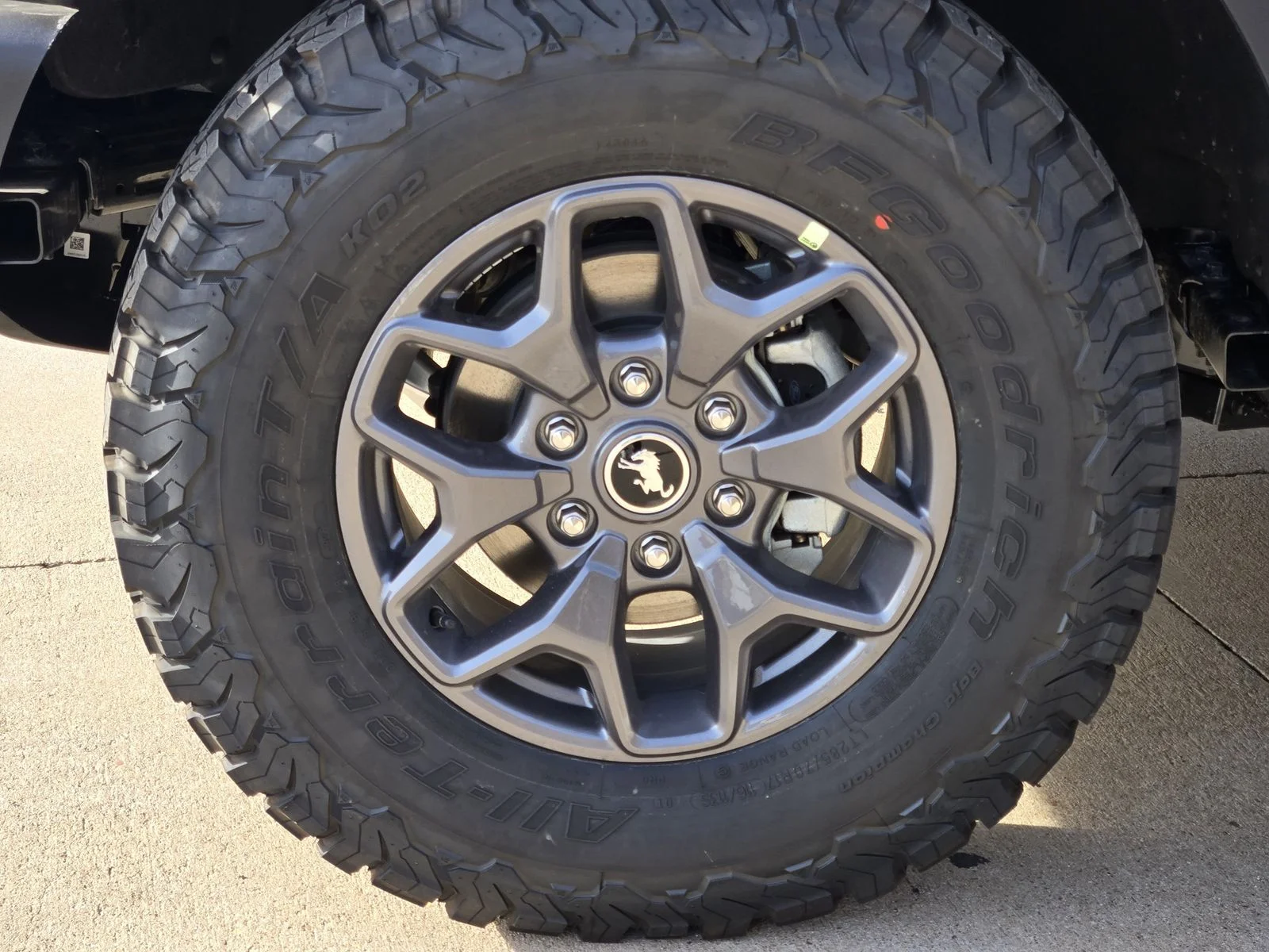New 2025 Desert Sand Ford Badlands® image 7