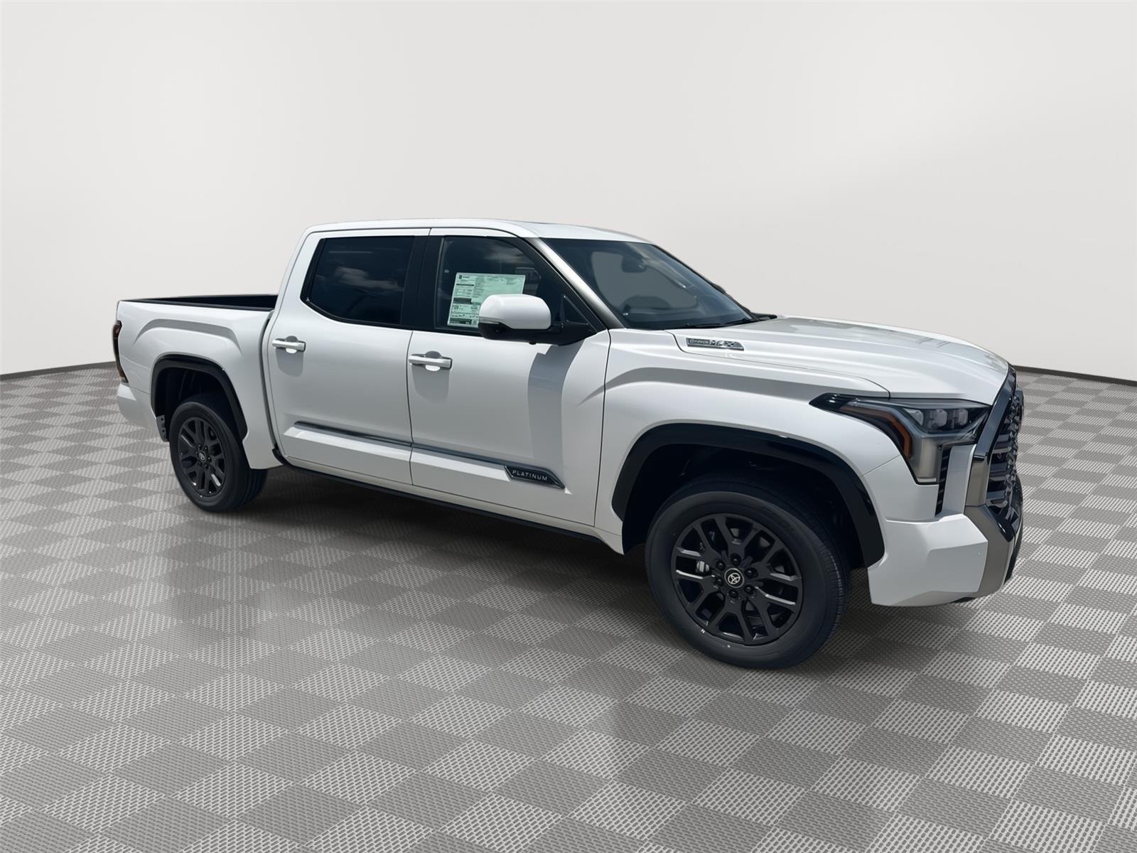 New 2026 Wind Chill Pearl <sup>1</sup> Toyota Tundra Platinum image 3