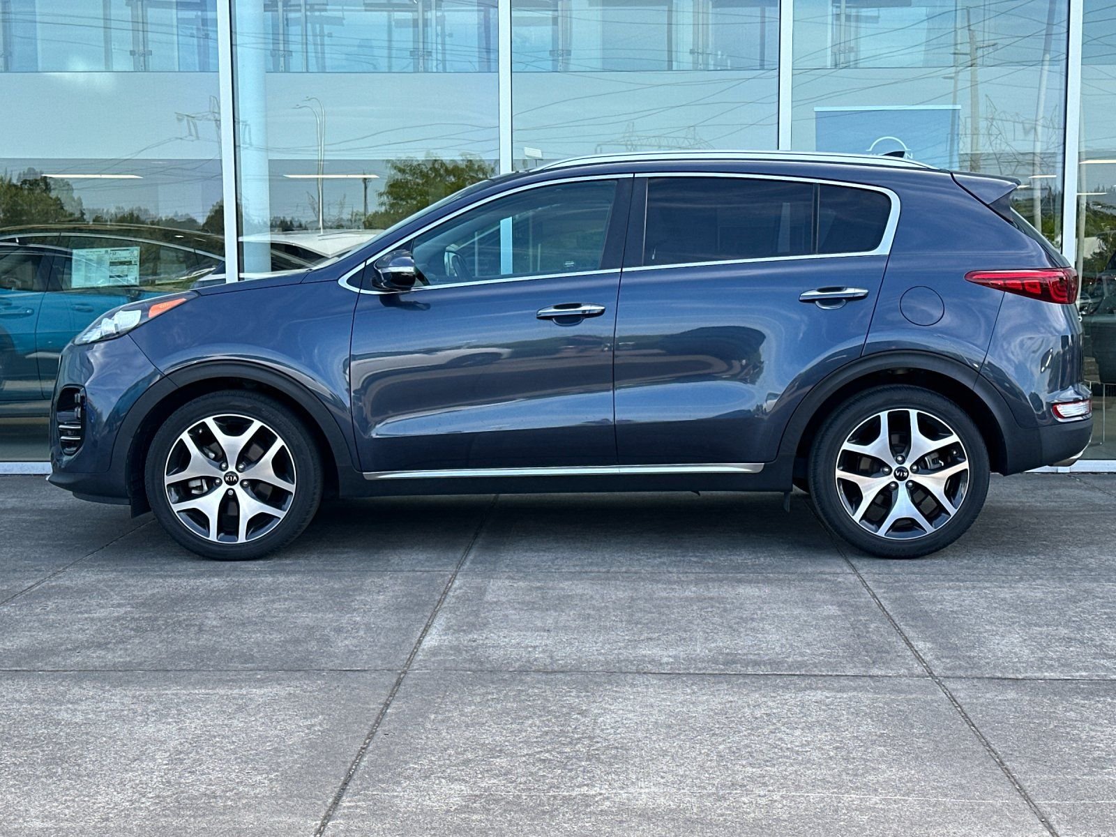 Used 2017 Pacific Blue Kia SX image 6
