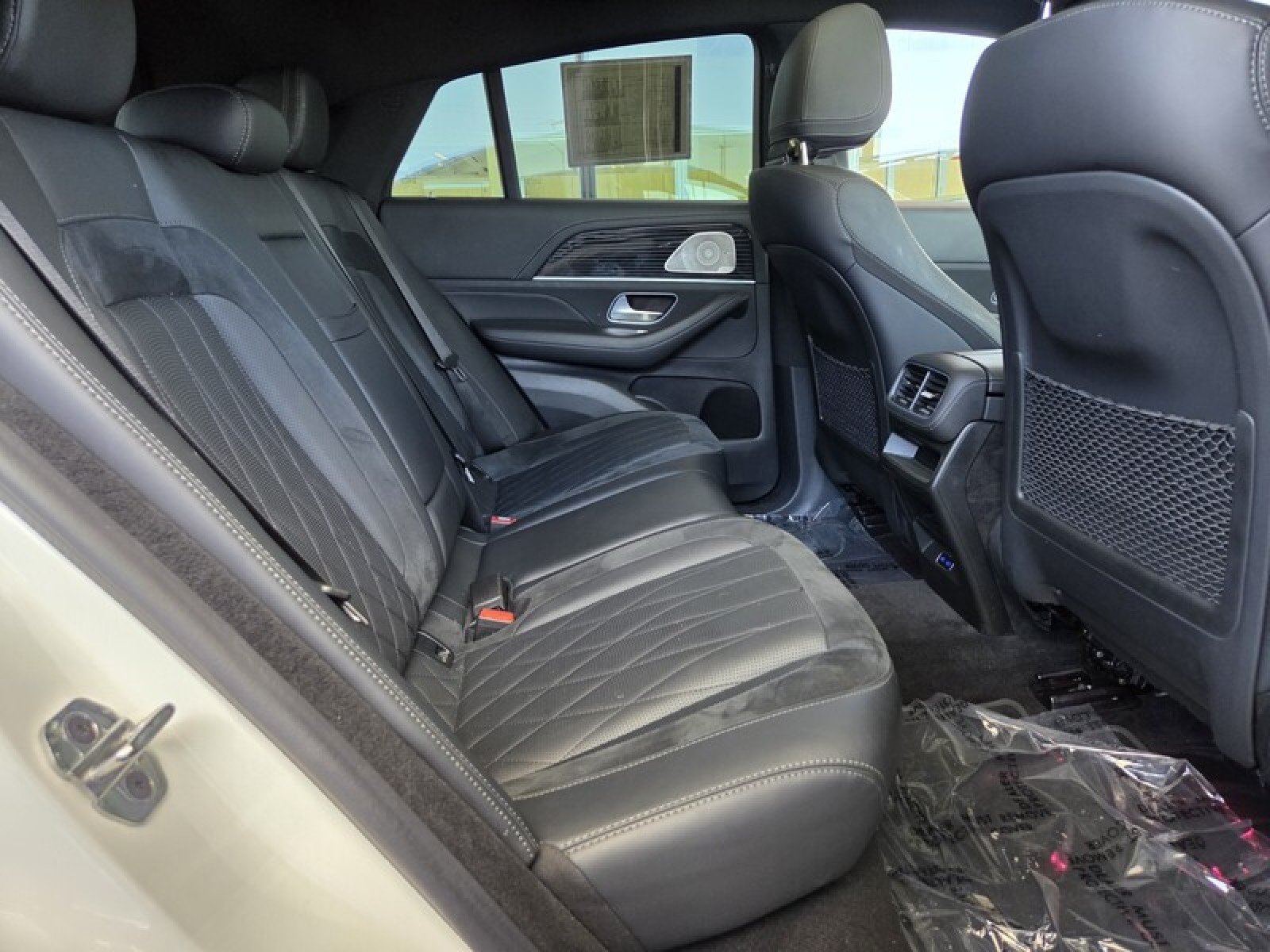 Certified Used 2024 MANUFAKTUR Diamond White Metallic Mercedes-Benz AMG® GLE 53 image 18