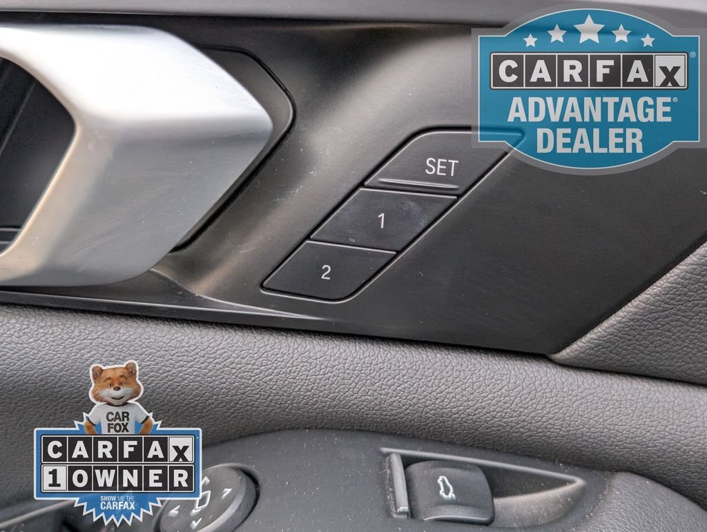 Used 2019 Black BMW xDrive40i image 17