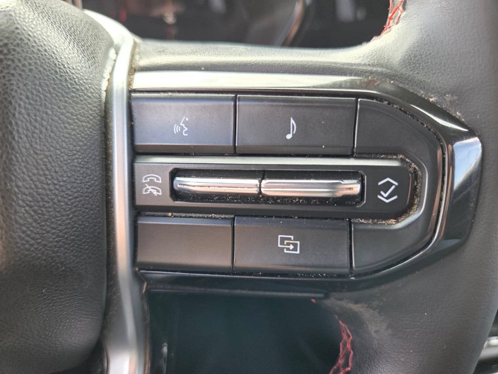 Used 2023 Sand Dune Metallic Chevrolet Z71 image 26