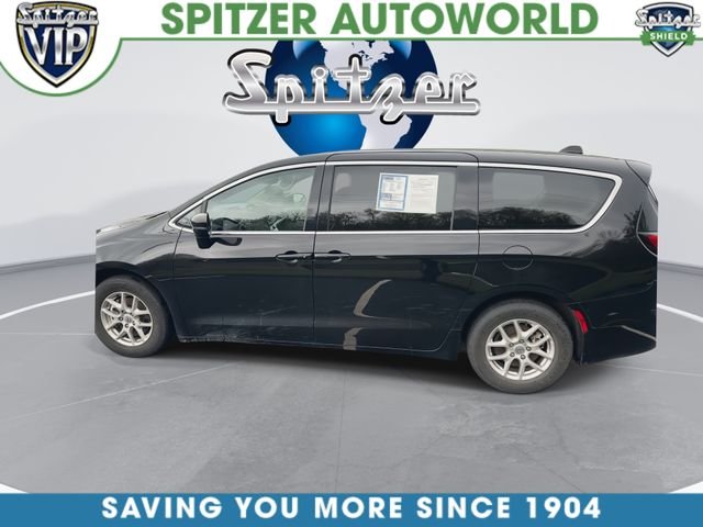 Used 2024 Black Chrysler Touring L image 6
