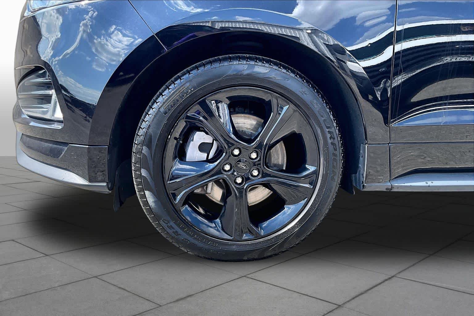 Used 2023 Agate Black Metallic Ford ST image 11