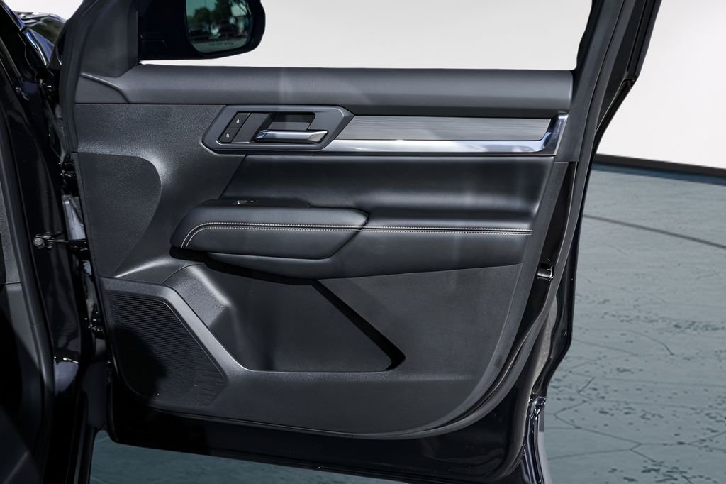 Used 2026 Black GMC Elevation image 28