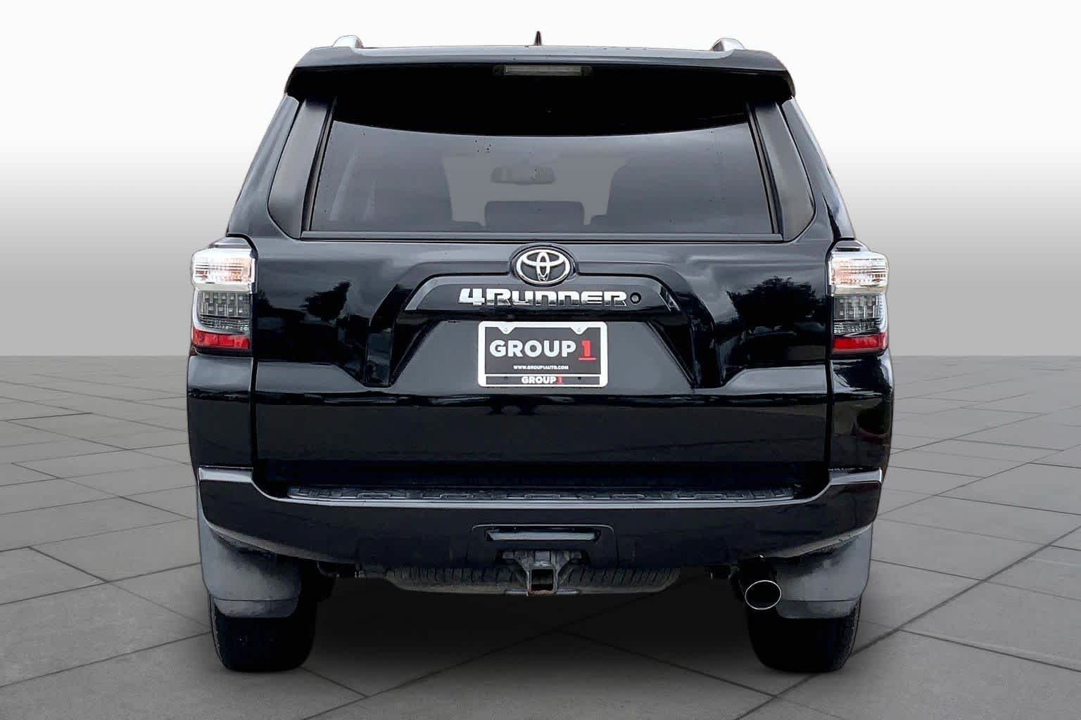 Used 2018 Midnight Black Metallic Toyota SR5 image 5
