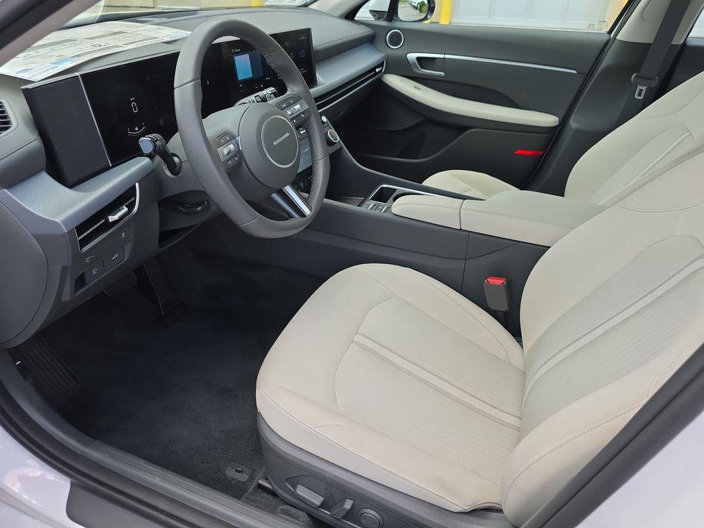 New 2026 Serenity White Hyundai SEL Sport image 10