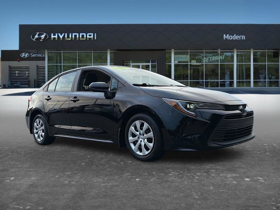 Used 2025 Midnight Black Metallic Toyota LE image 3