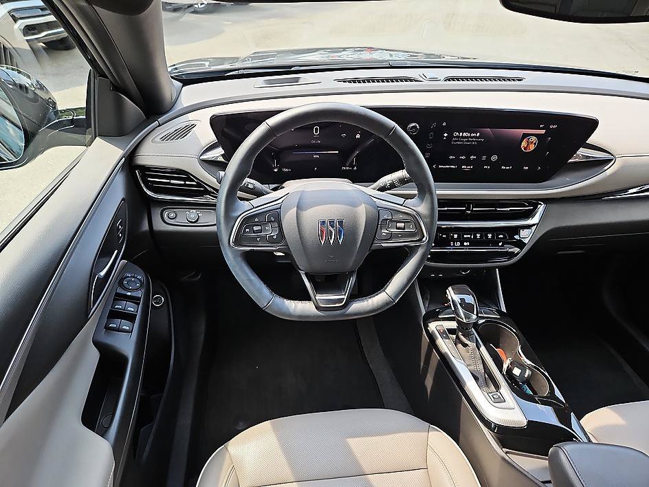Used 2025 Ebony Twilight Metallic Buick Avenir image 14