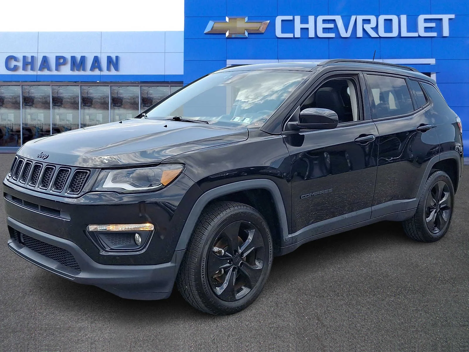 Used 2018 Black Jeep Altitude 4x4 image 3