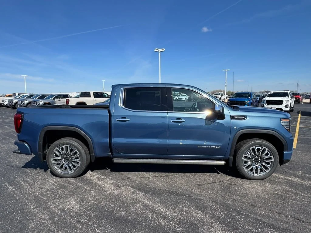 New 2026 DOWNPOUR METALLIC GMC Denali Ultimate image 4