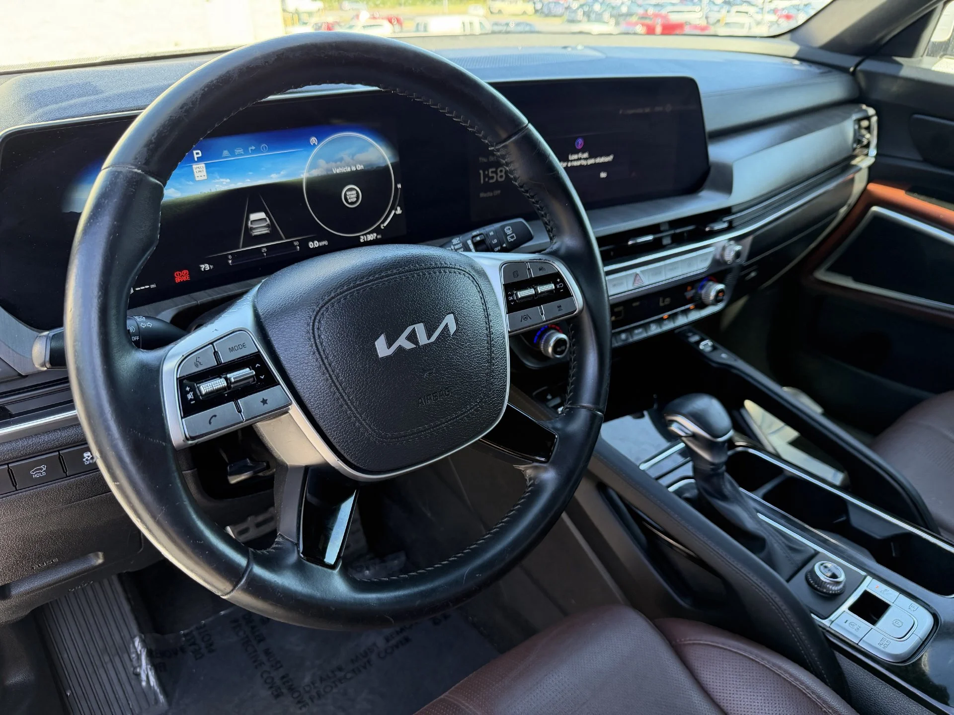 Used 2025 Glacial White Pearl Kia SX image 2